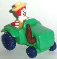 Ronald McDonald mit Traktor - zum Schließen ins Bild klicken